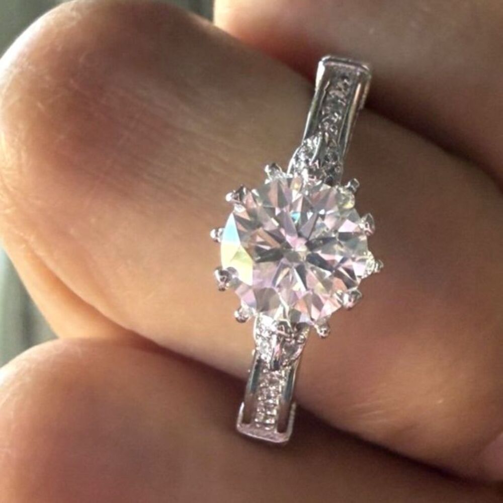 1 CT Round Moissanite Engagement Ring D Color Size 8 S925 GRA